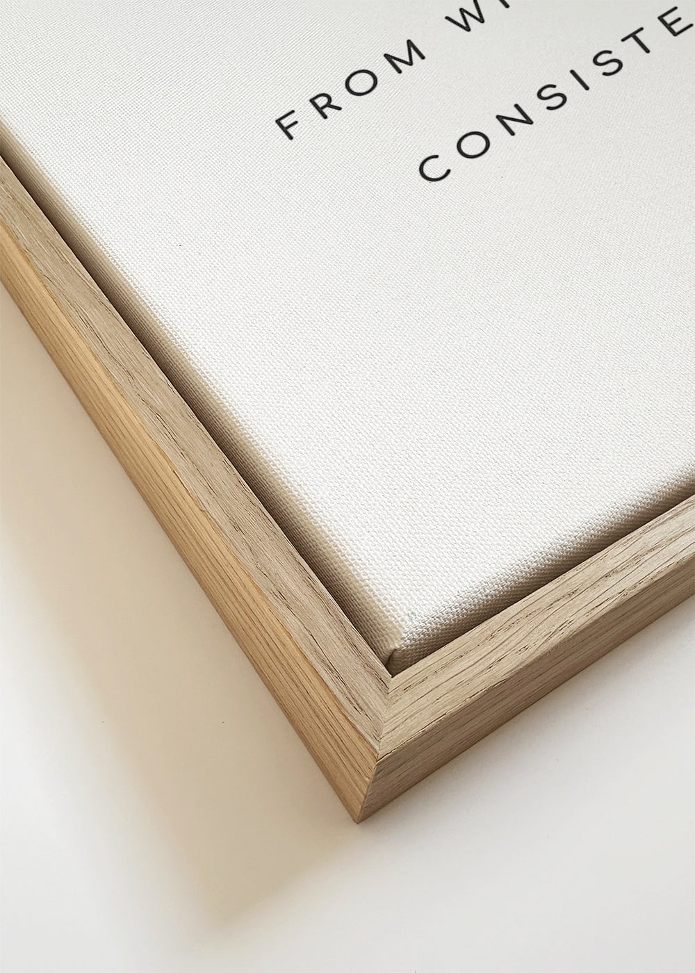 Minimalistisk plakat med centreret motiverende citat