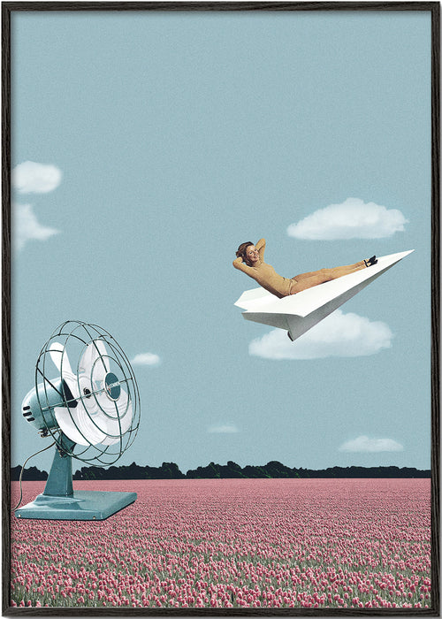 Illustration papirflyver over lyserødt mark