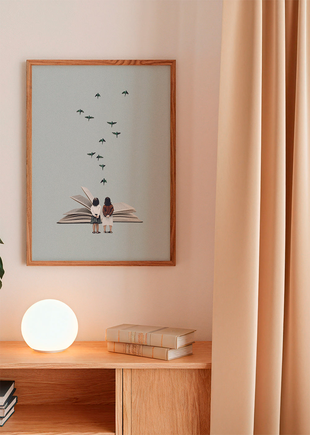 Illustration af børn og fugle på åben bog