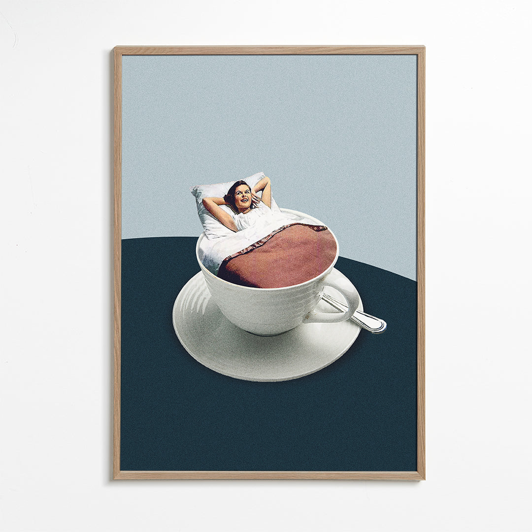 Køkkenkunst: gigantisk kop-collage med afslappet figur