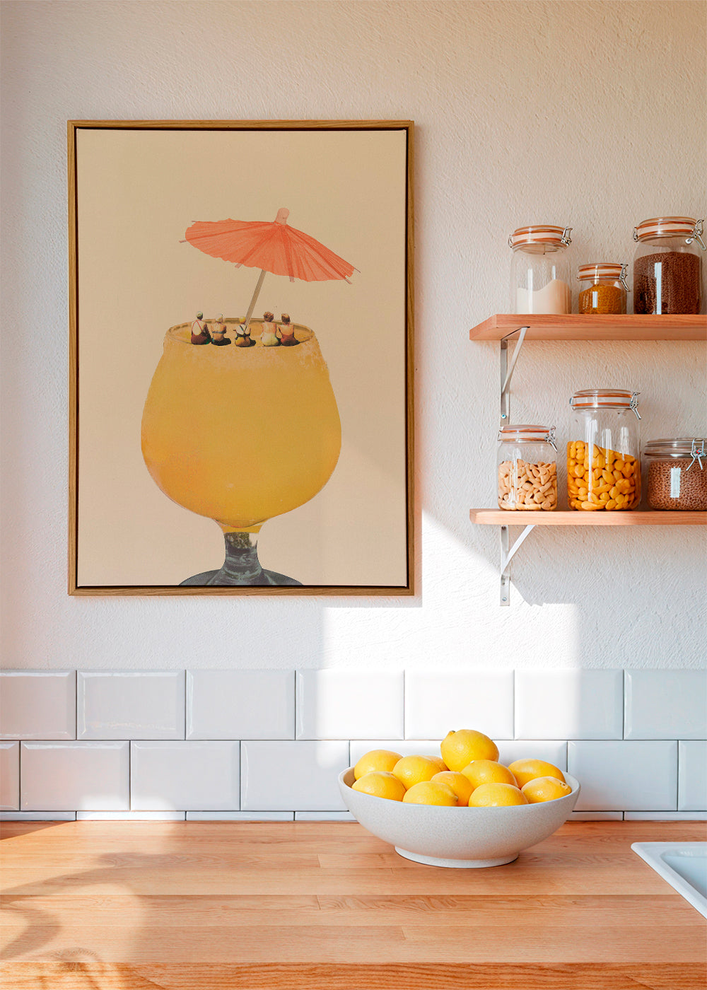Køkkenkunst: cocktail med miniaturer ved kant