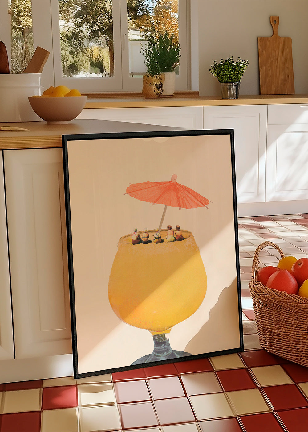Køkkenkunst: cocktail med miniaturer ved kant