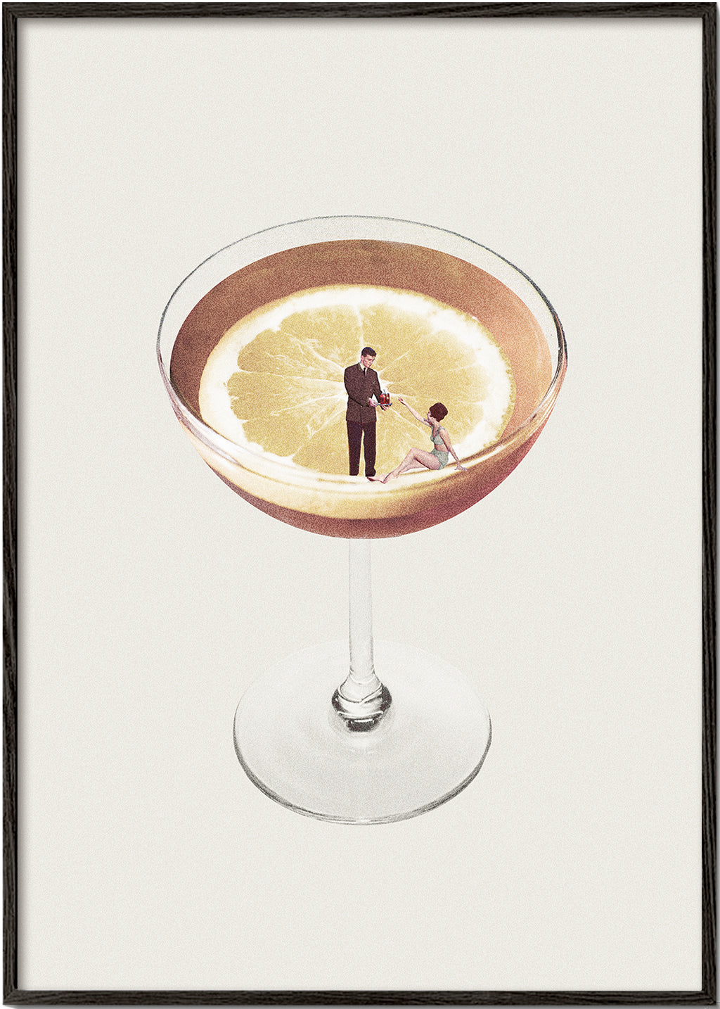 Køkkenkunst med cocktailglas og citron