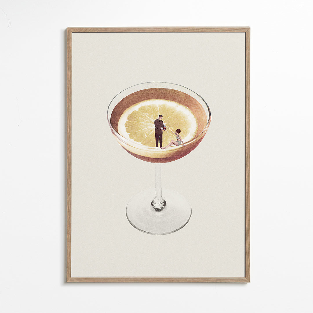 Køkkenkunst med cocktailglas og citron