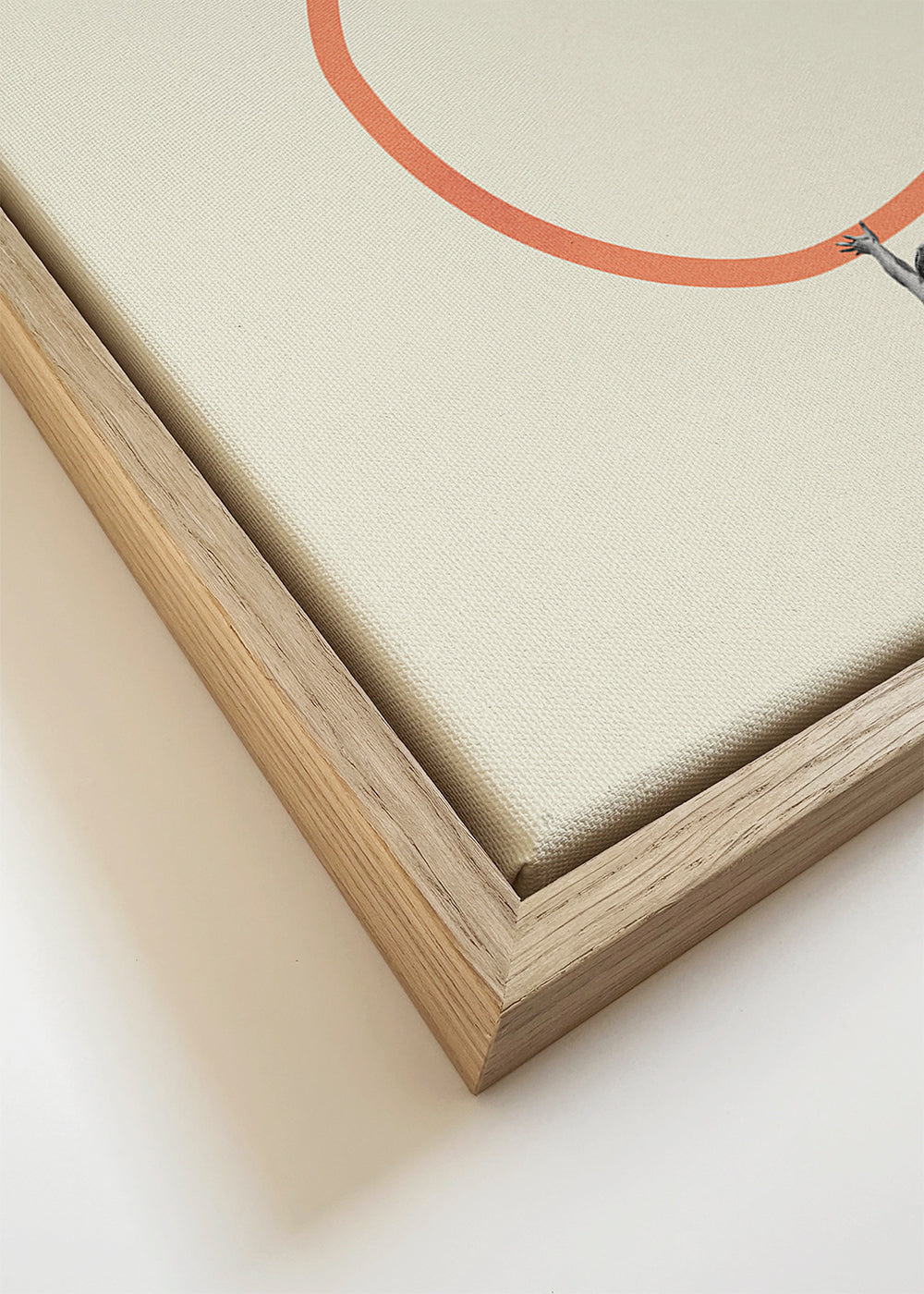 Minimalistisk billede med figurer og orange ringe