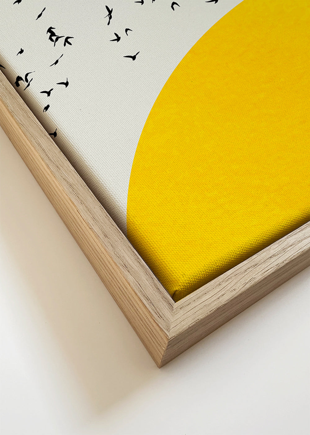 Illustration af flok over minimalistisk sol