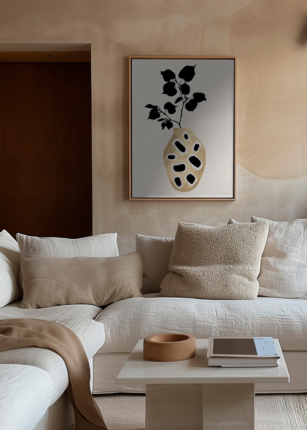 Botanisk plakat med gyldent vase og silhuetblade