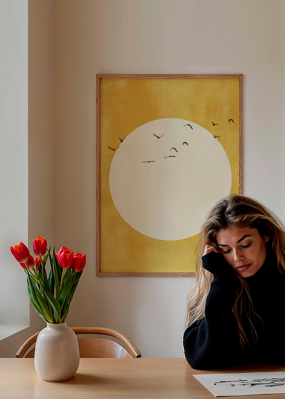 Minimalistisk solcirkel-billede med fugle
