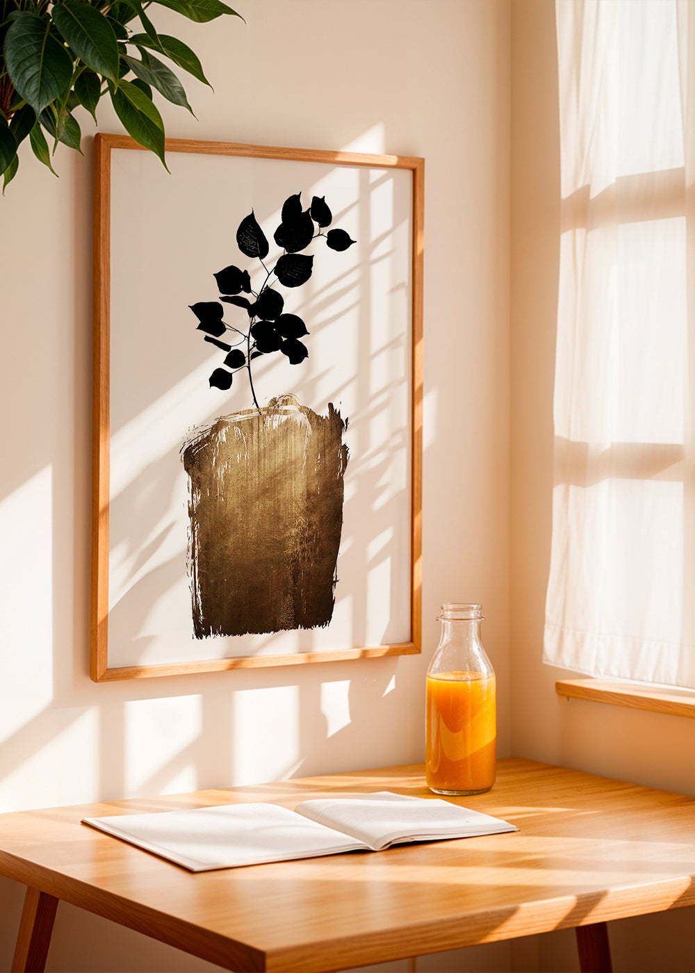 Botanisk plakat med sort blad og guldfarvet penselstrøg