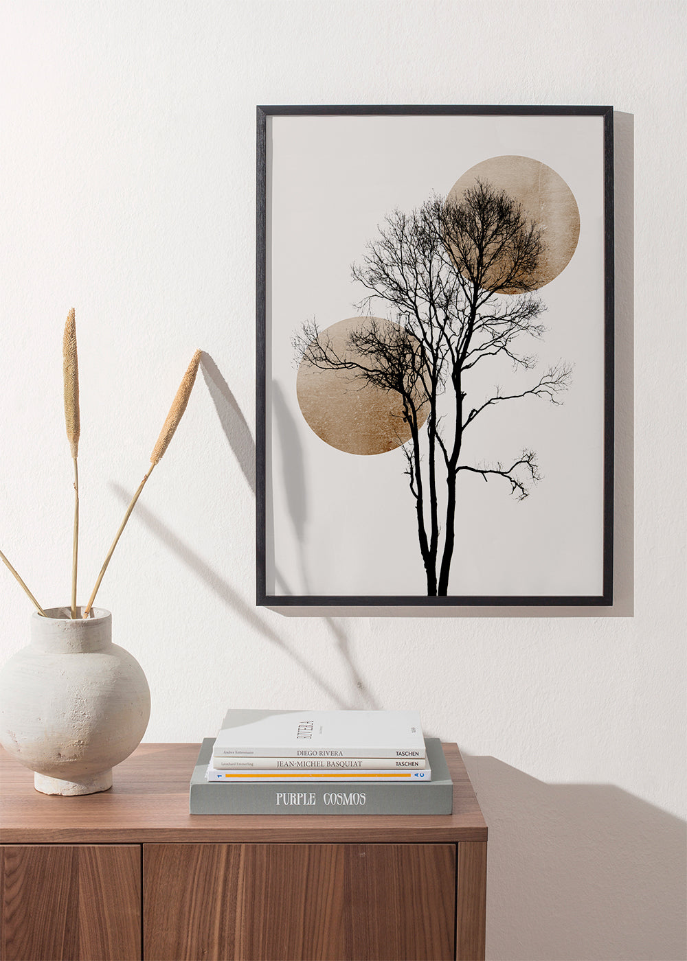 Botanisk plakat: træ-silhuet med gyldne skiver
