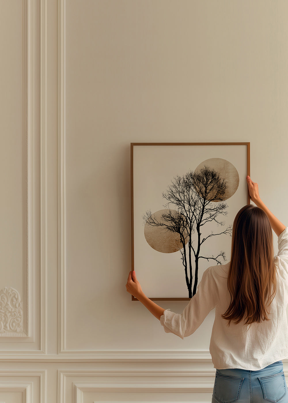 Botanisk plakat: træ-silhuet med gyldne skiver