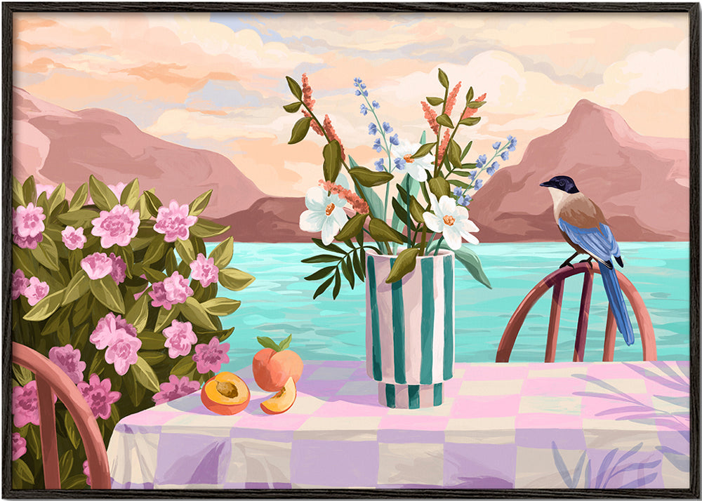 Botanisk plakat med vase og frugt ved havet