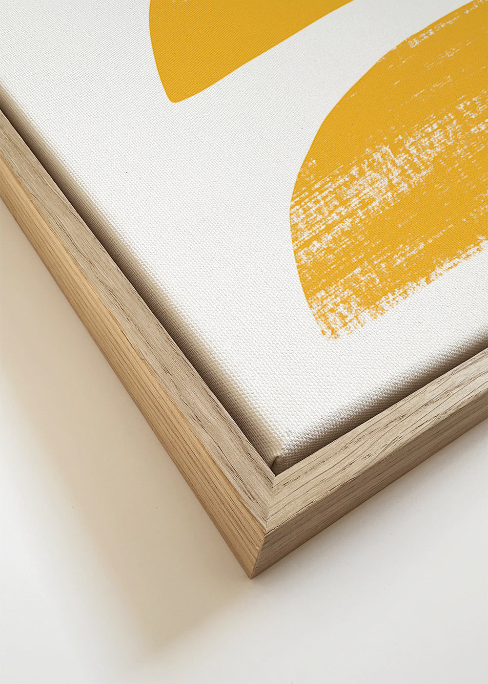 Minimalistisk gul plakat med stablede former