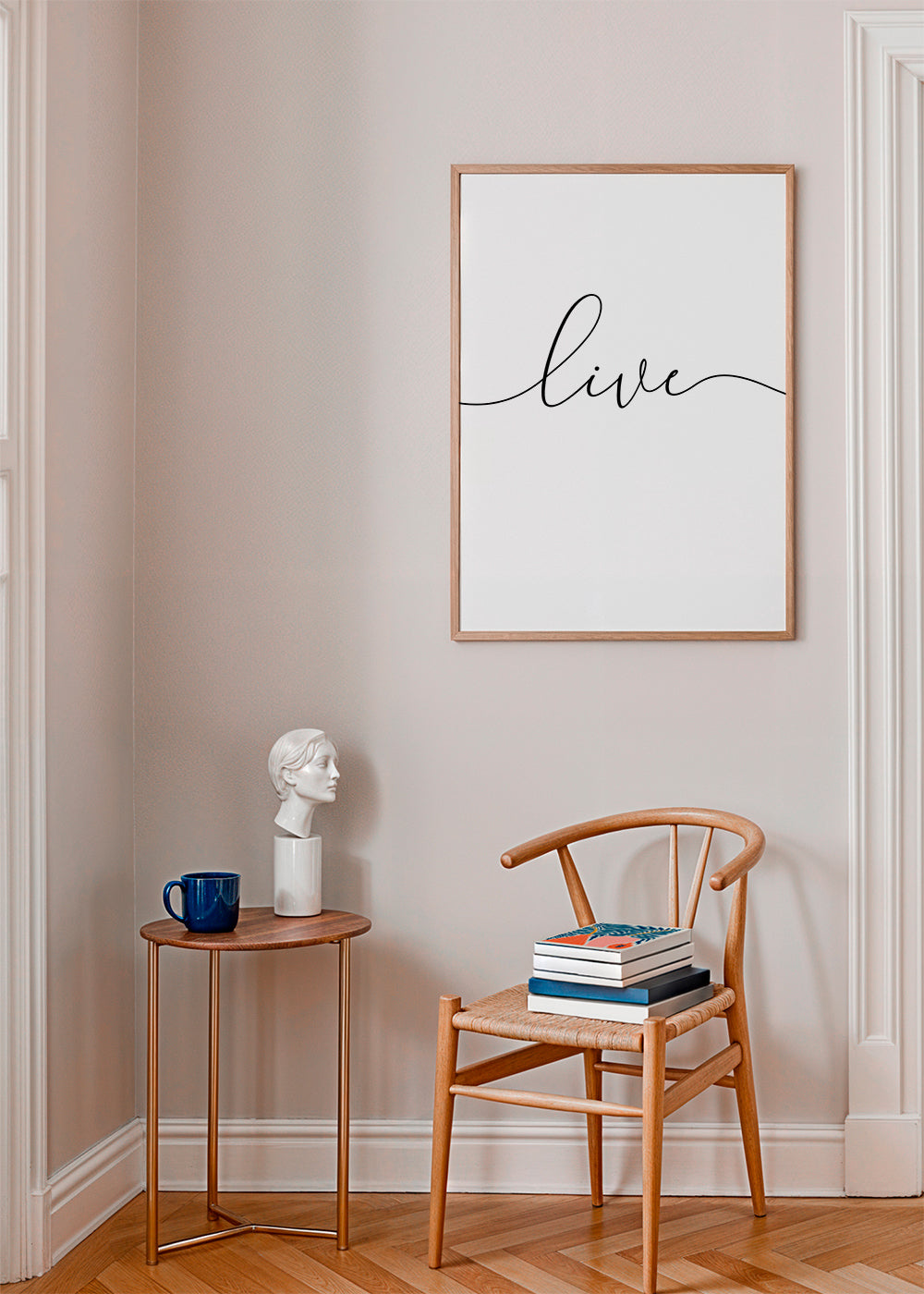 Minimalistisk plakat med teksten 'Live'