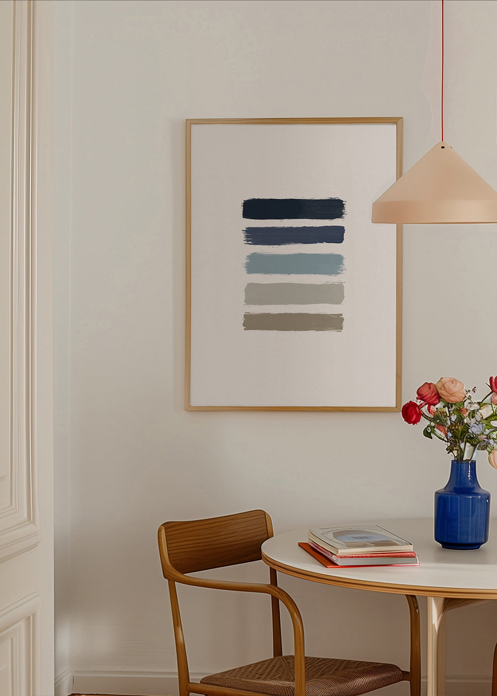 Minimalistisk tryk med blå og taupe striber