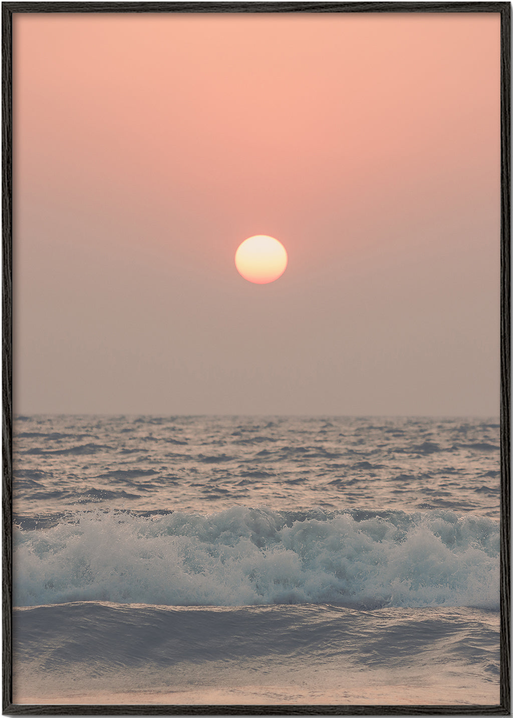 Landskabskunst: rosa solnedgang over havet