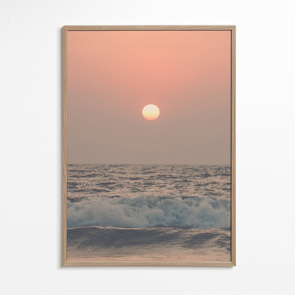 Landskabskunst: rosa solnedgang over havet