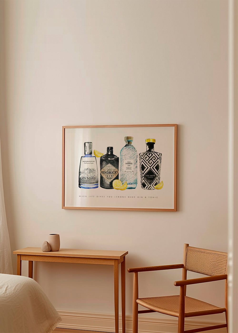 Køkkenkunst med ginflasker og citroner