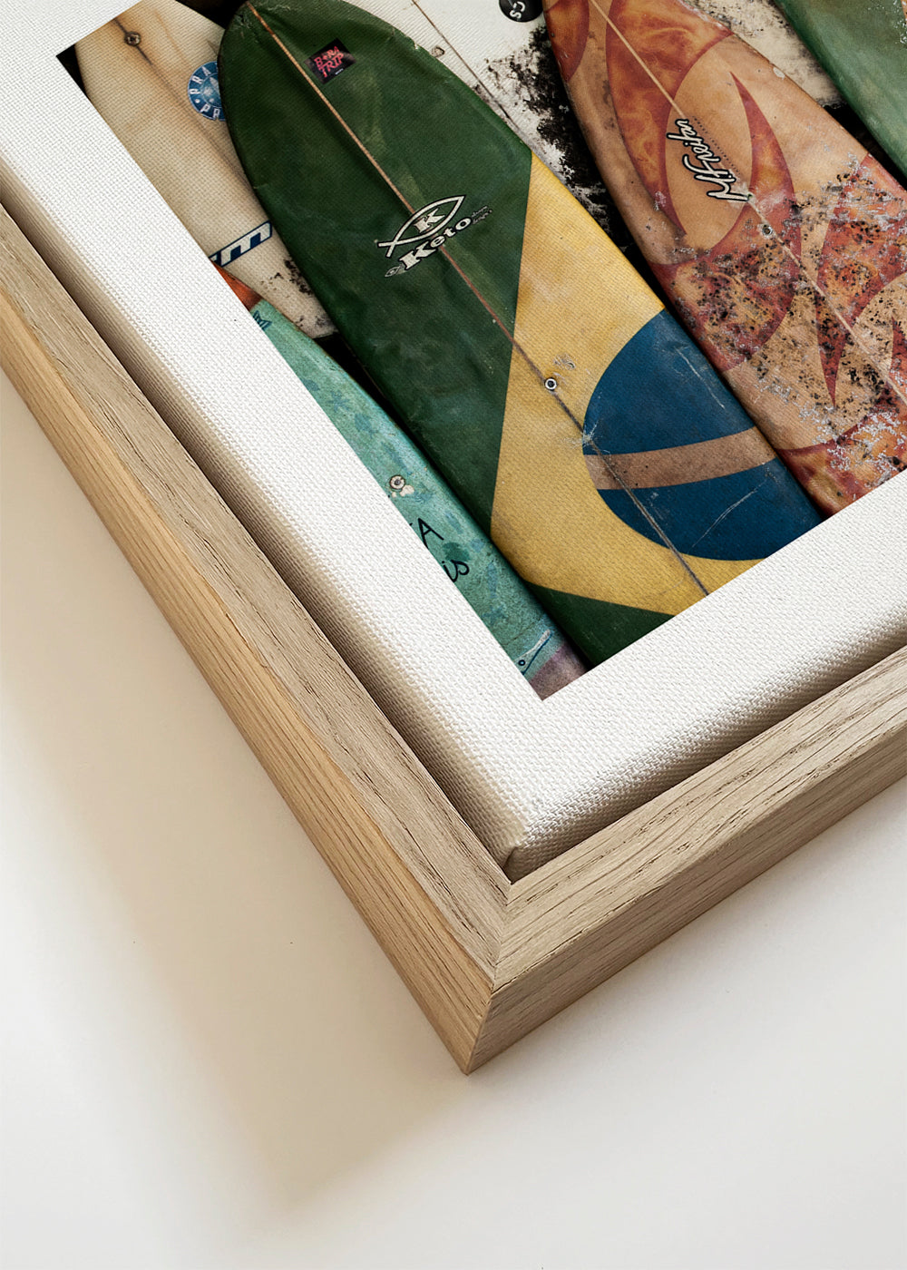 Sportkunst med vintage surfboards