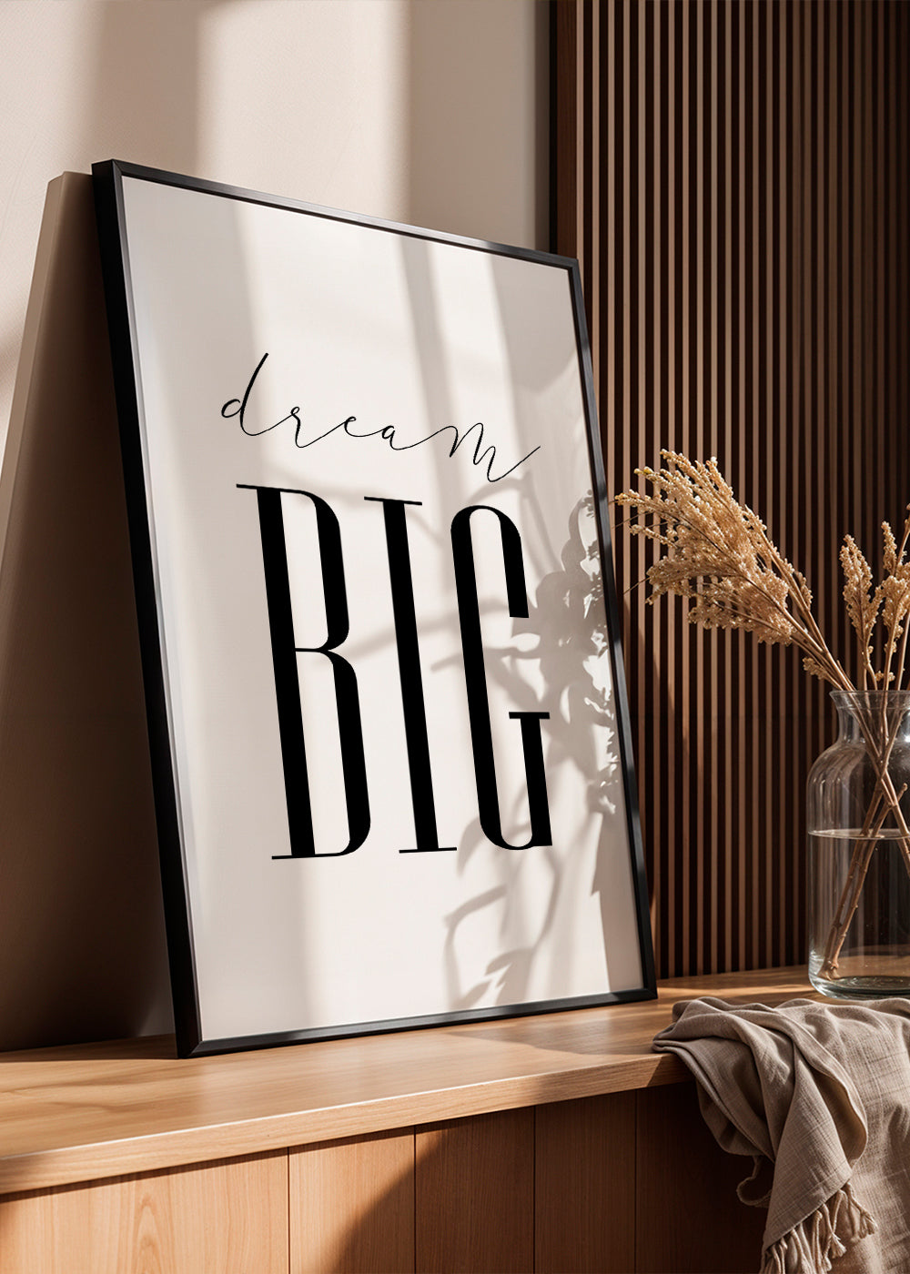 Minimalistisk typografi-plakat med kraftfuld tekst