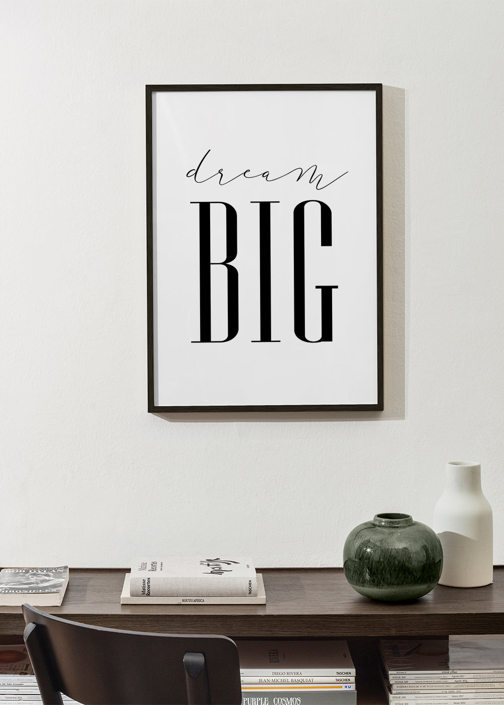 Minimalistisk typografi-plakat med kraftfuld tekst