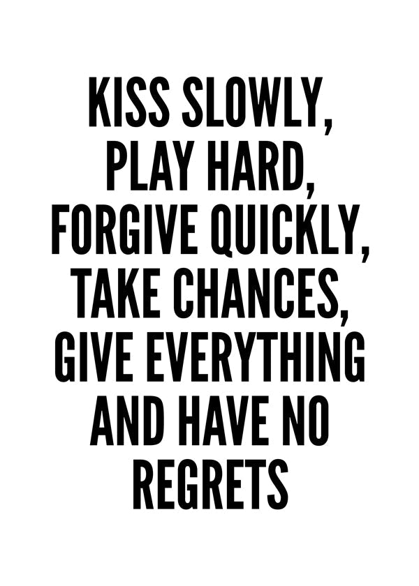 Sort-hvid typografi med lodret motto