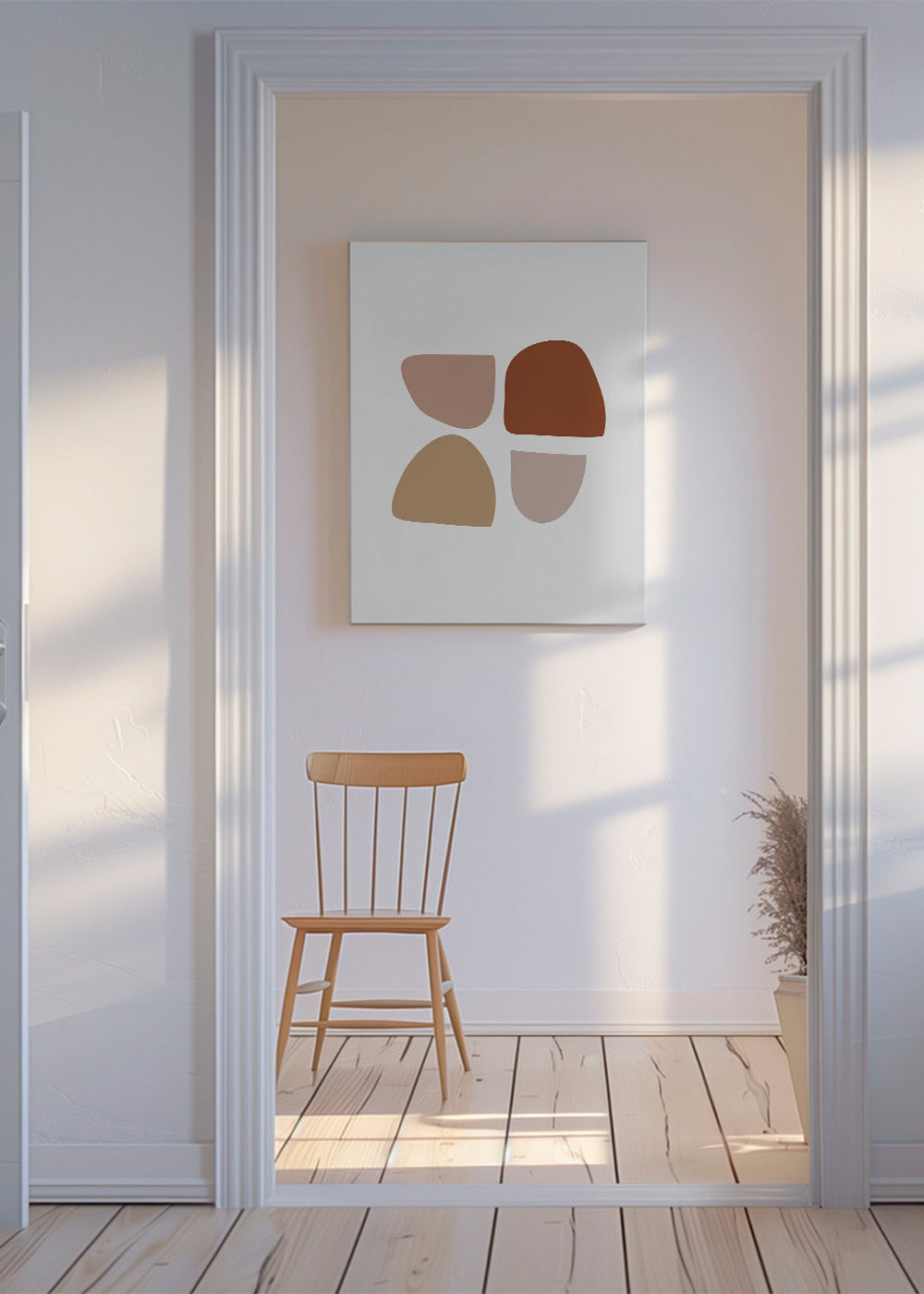 Minimalistisk plakat med organiske beige og terrakotta former