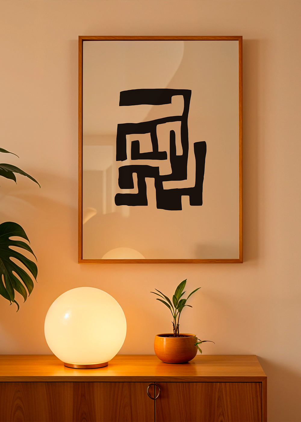 Abstrakt maleri sort på beige baggrund