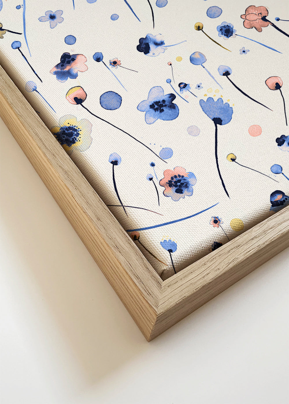 Botanisk plakat med løse blå blomster