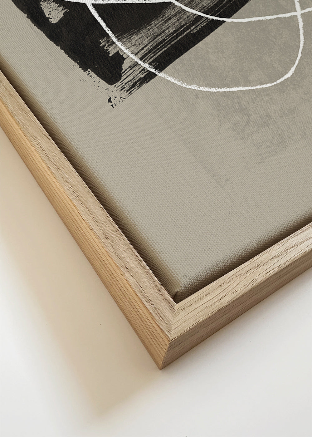Abstrakt kunst med hvid streg og sort form
