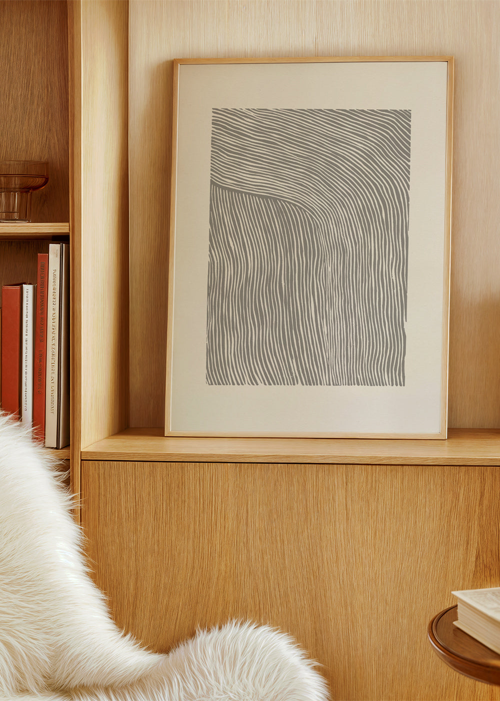 Minimalistisk plakat med bølgende linjer