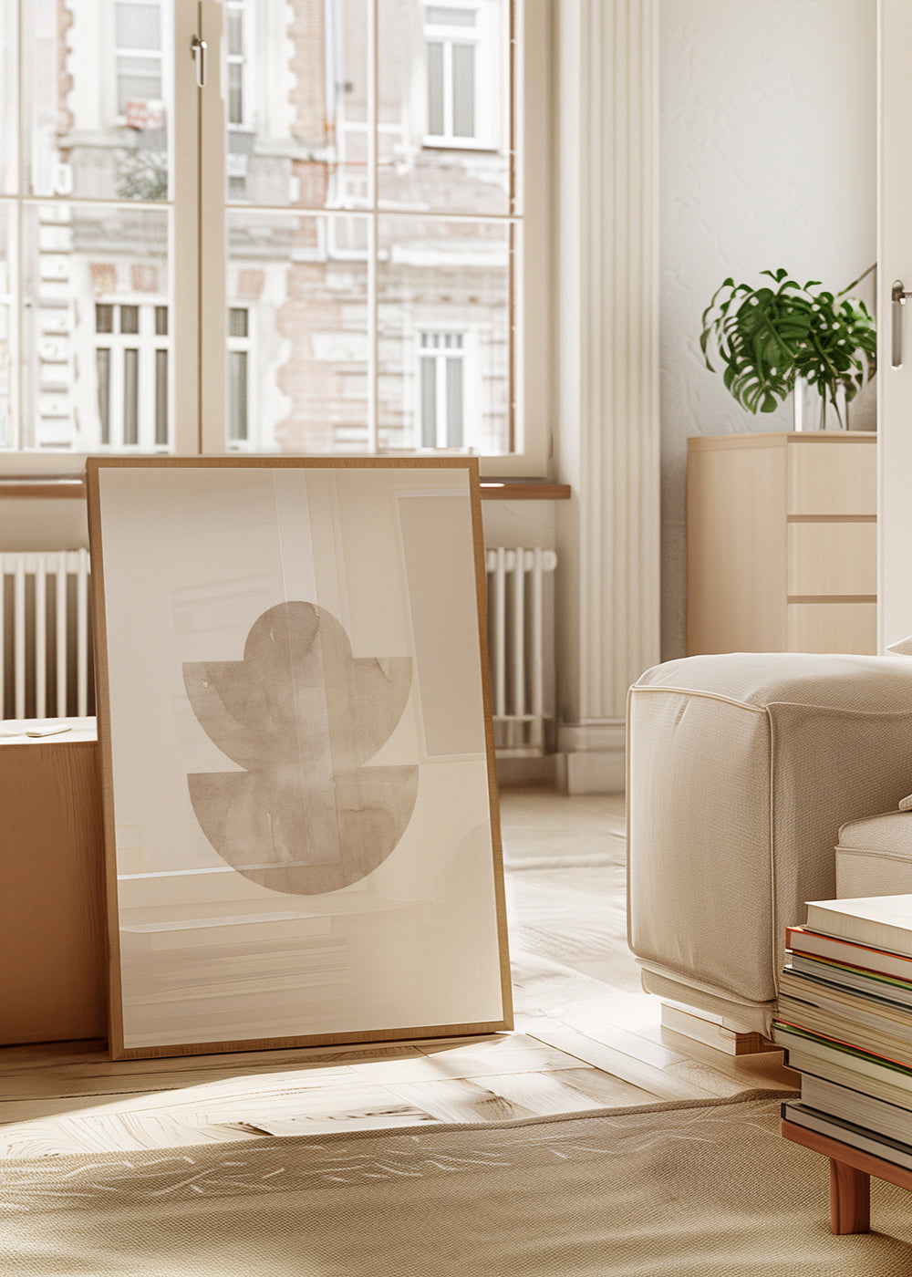 Abstrakt værk med beige akvarelformer