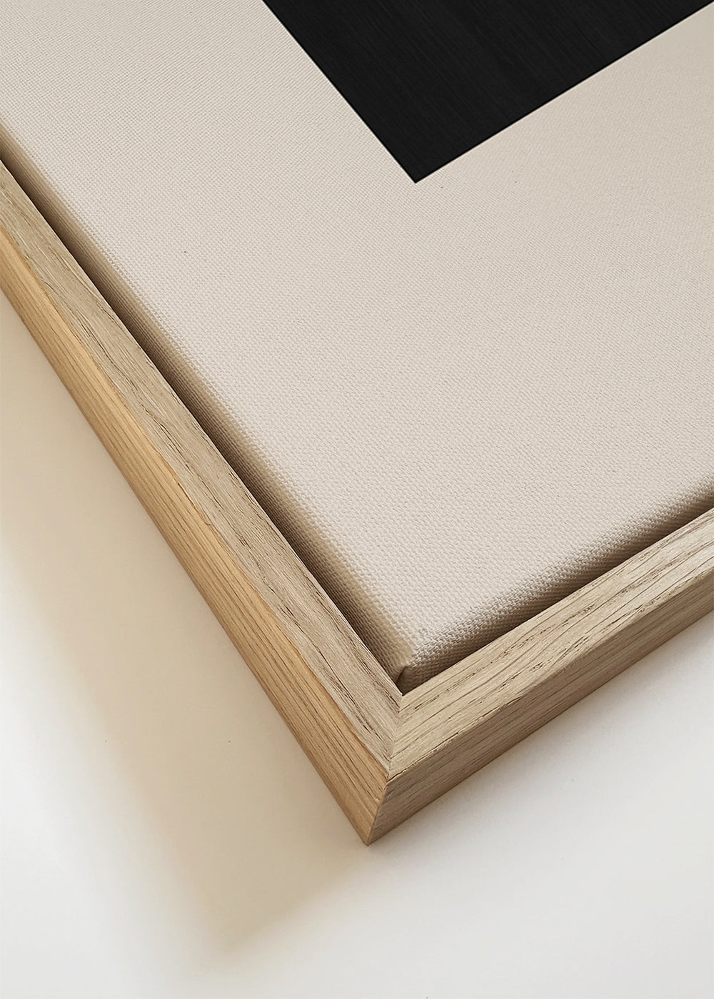 Geometrisk plakat med minimalistiske brune og sorte former