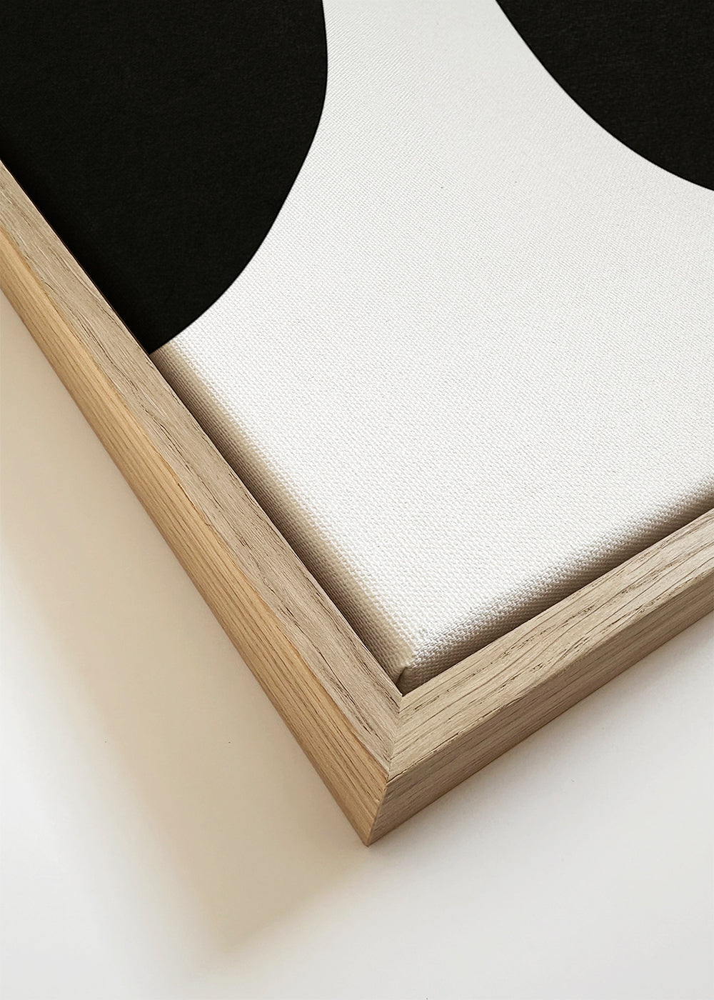 Minimalistisk design med organiske sorte former