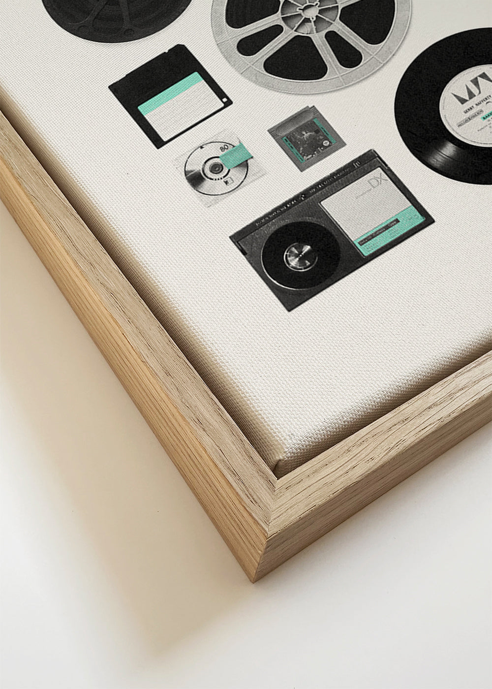 Vintage plakat med musikmedier i collage