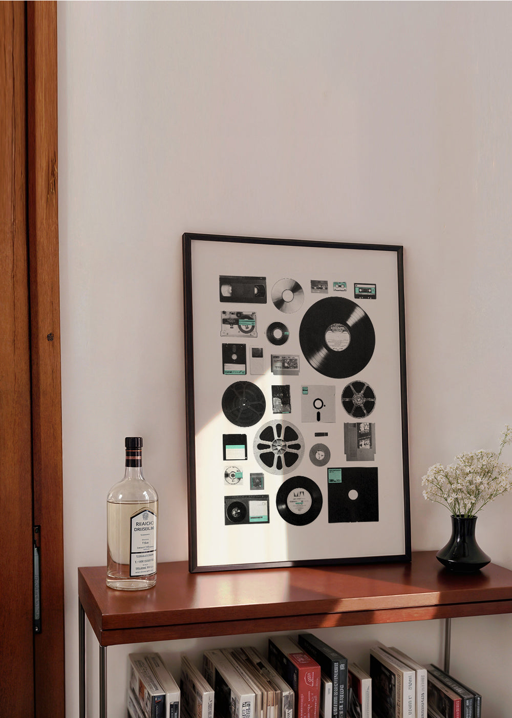 Vintage plakat med musikmedier i collage