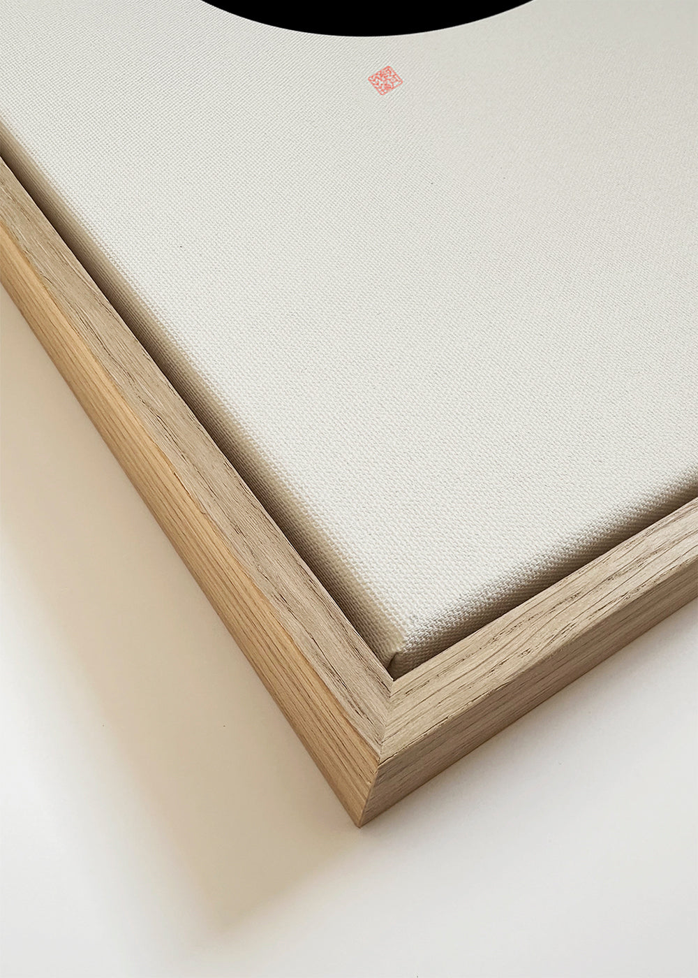 Sort-hvid kunst med minimalistisk enso-cirkel