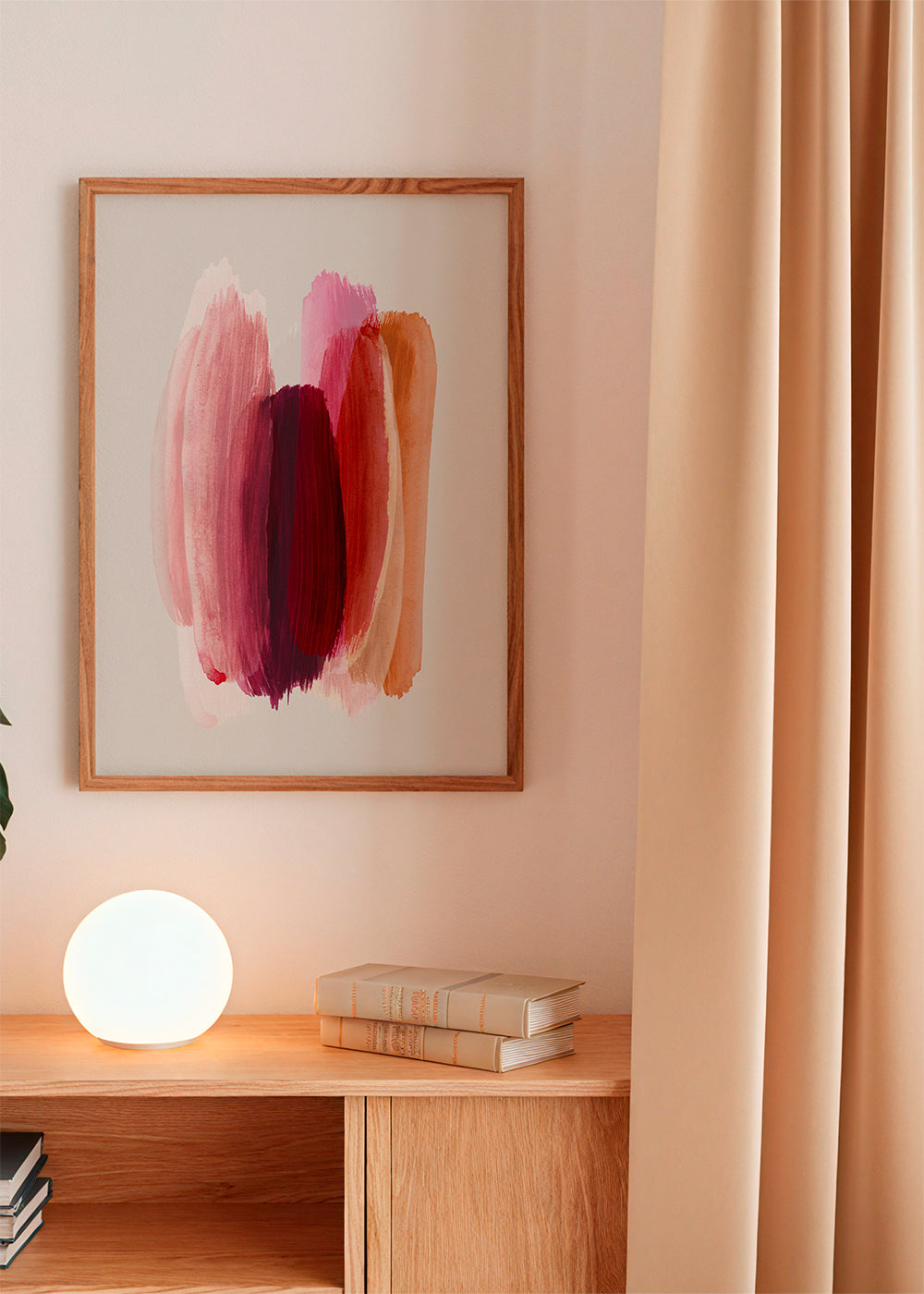 Abstrakt maleri med rosa og orange penselstrøg