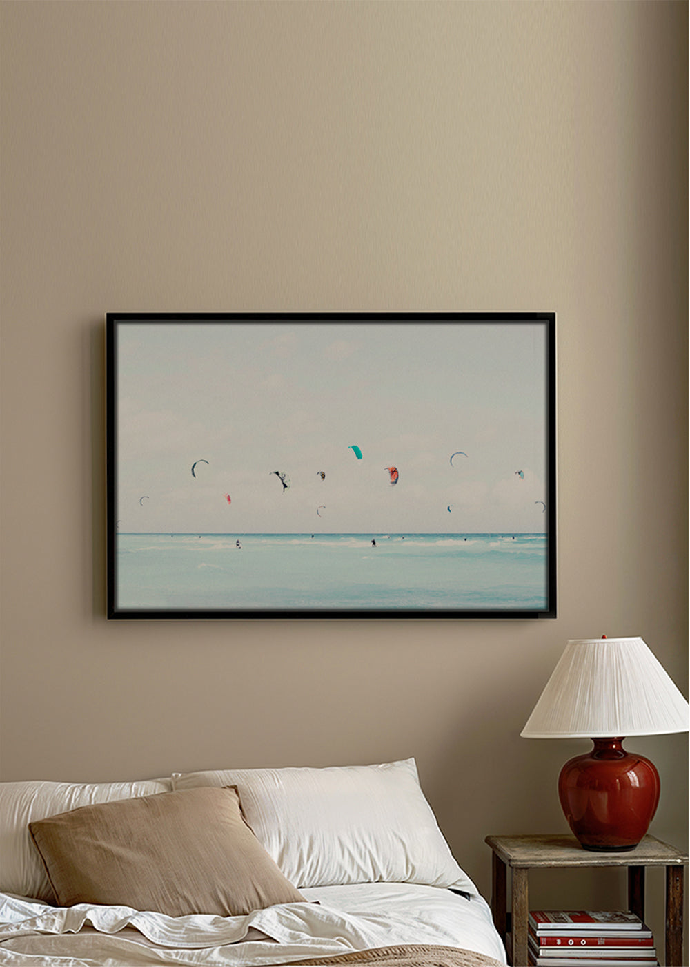 Sportskunst kitesurf på roligt hav