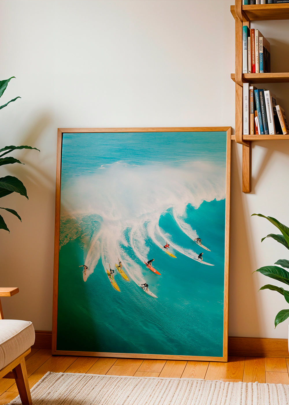 Sportskunst: surfere på stor bølge