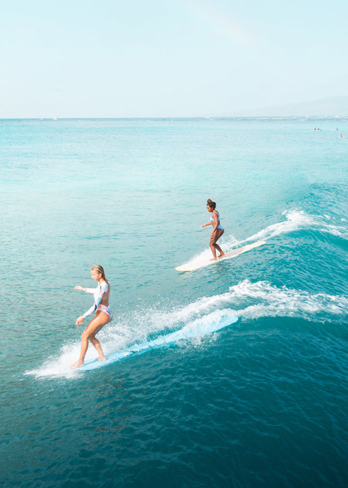 Sport kunst: surfere på åbent hav