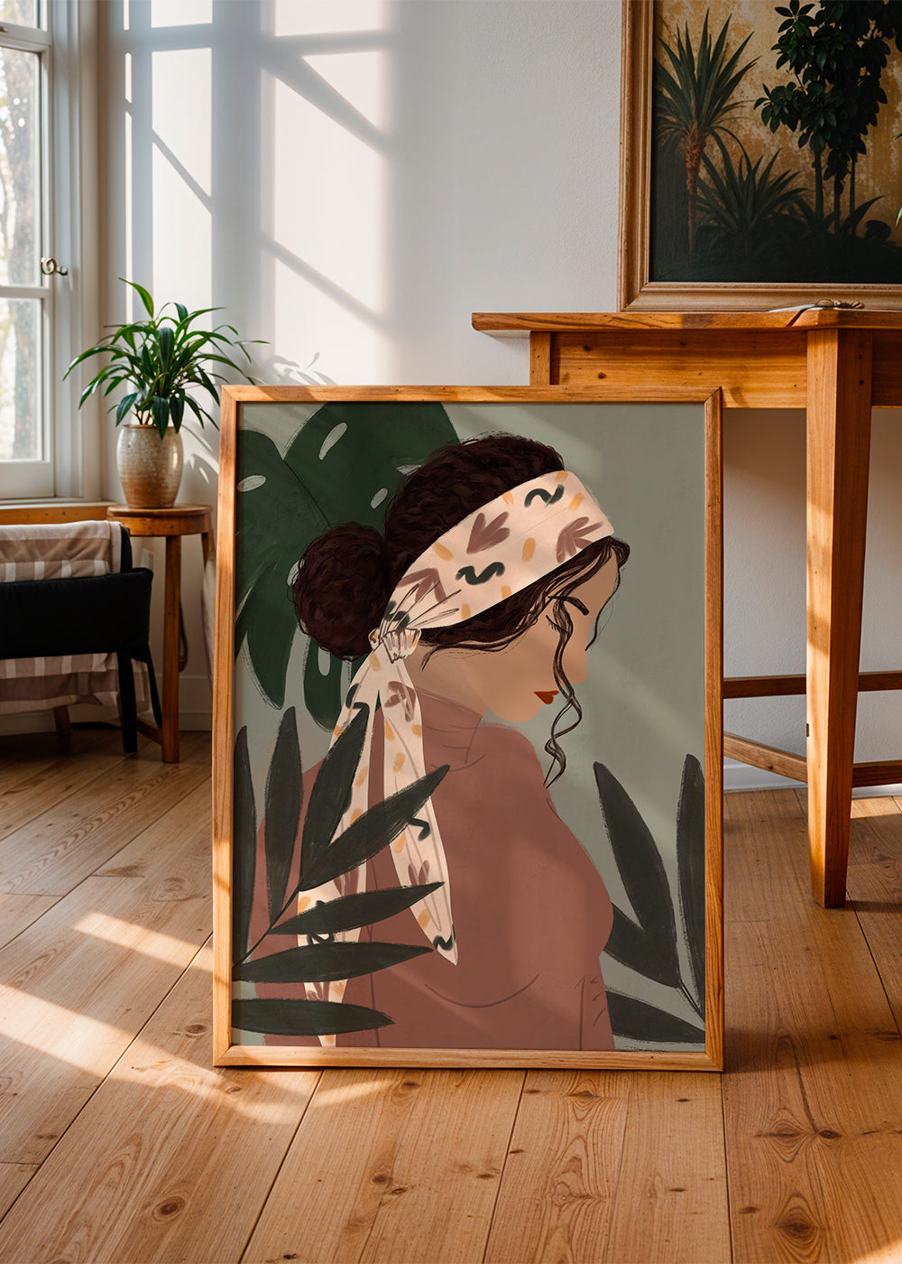 Botanisk plakat: kvinde i profil mellem blade