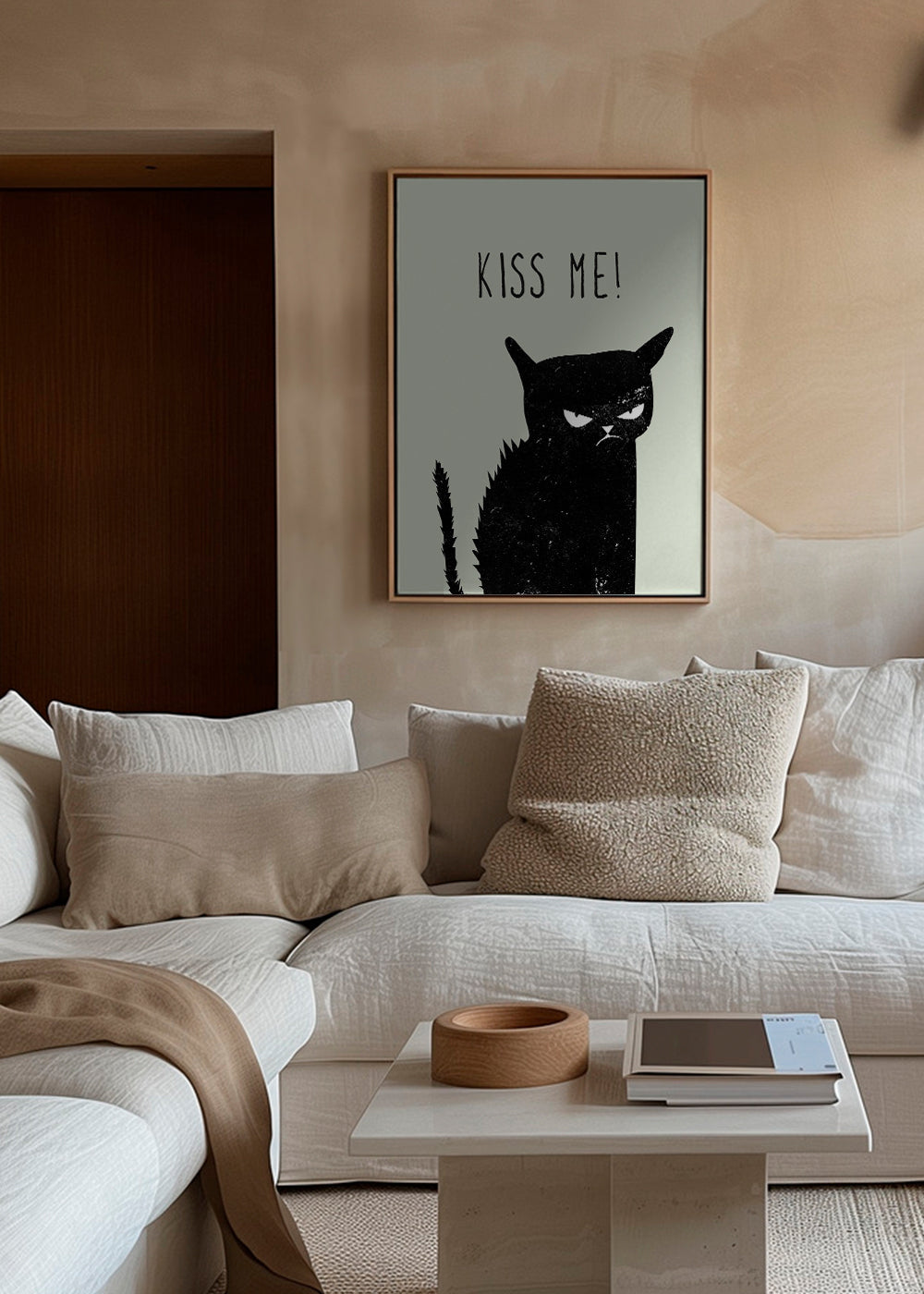 Kat-illustration med 'Kiss Me' tekst