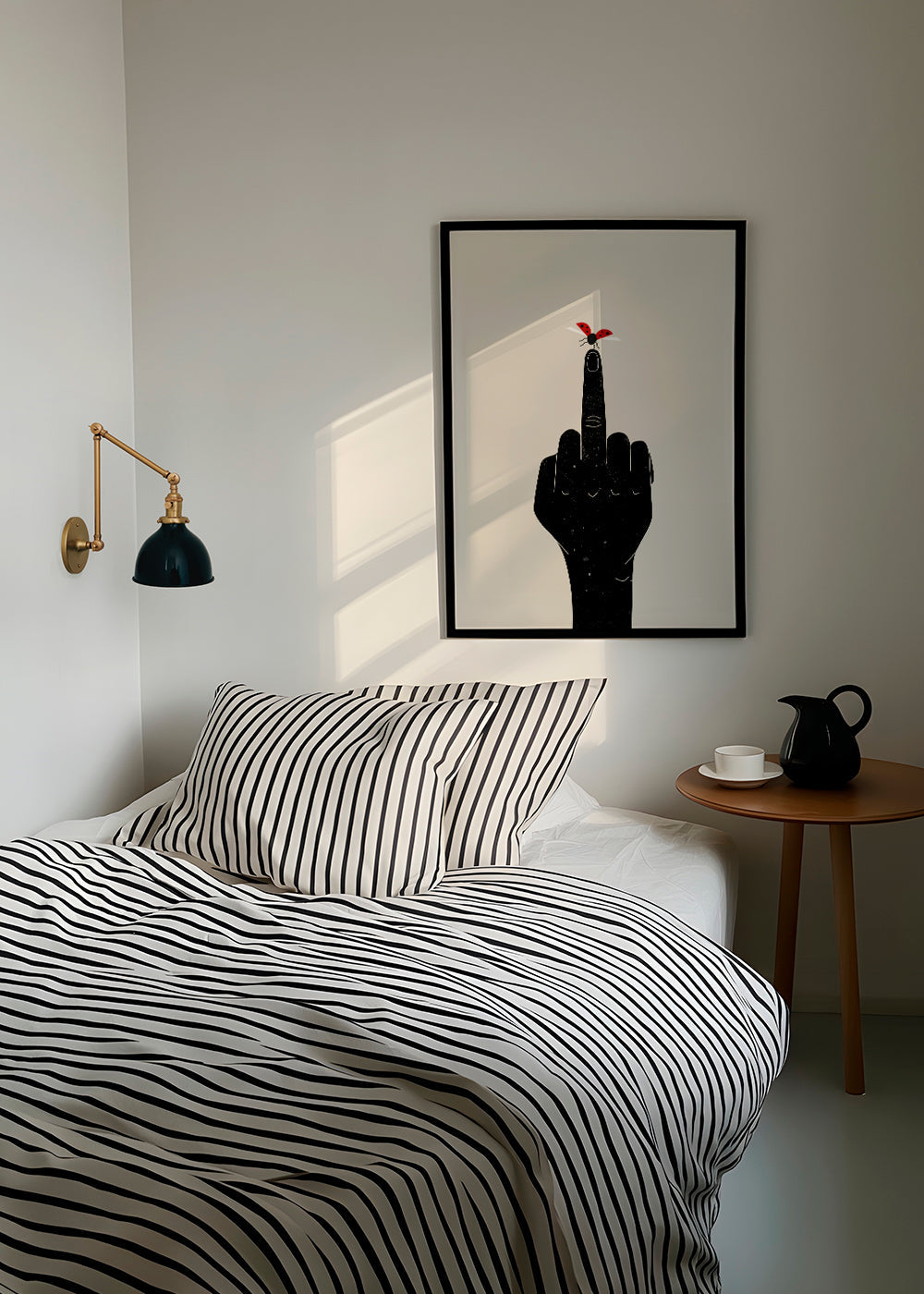 Mariehøne-illustration på pegende finger