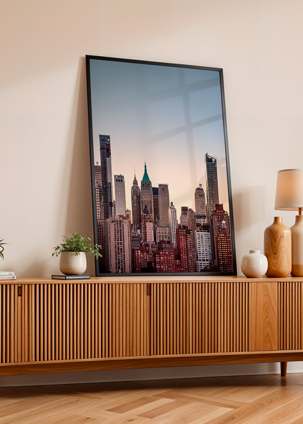 Byplakat med skyline ved skumring – Product1