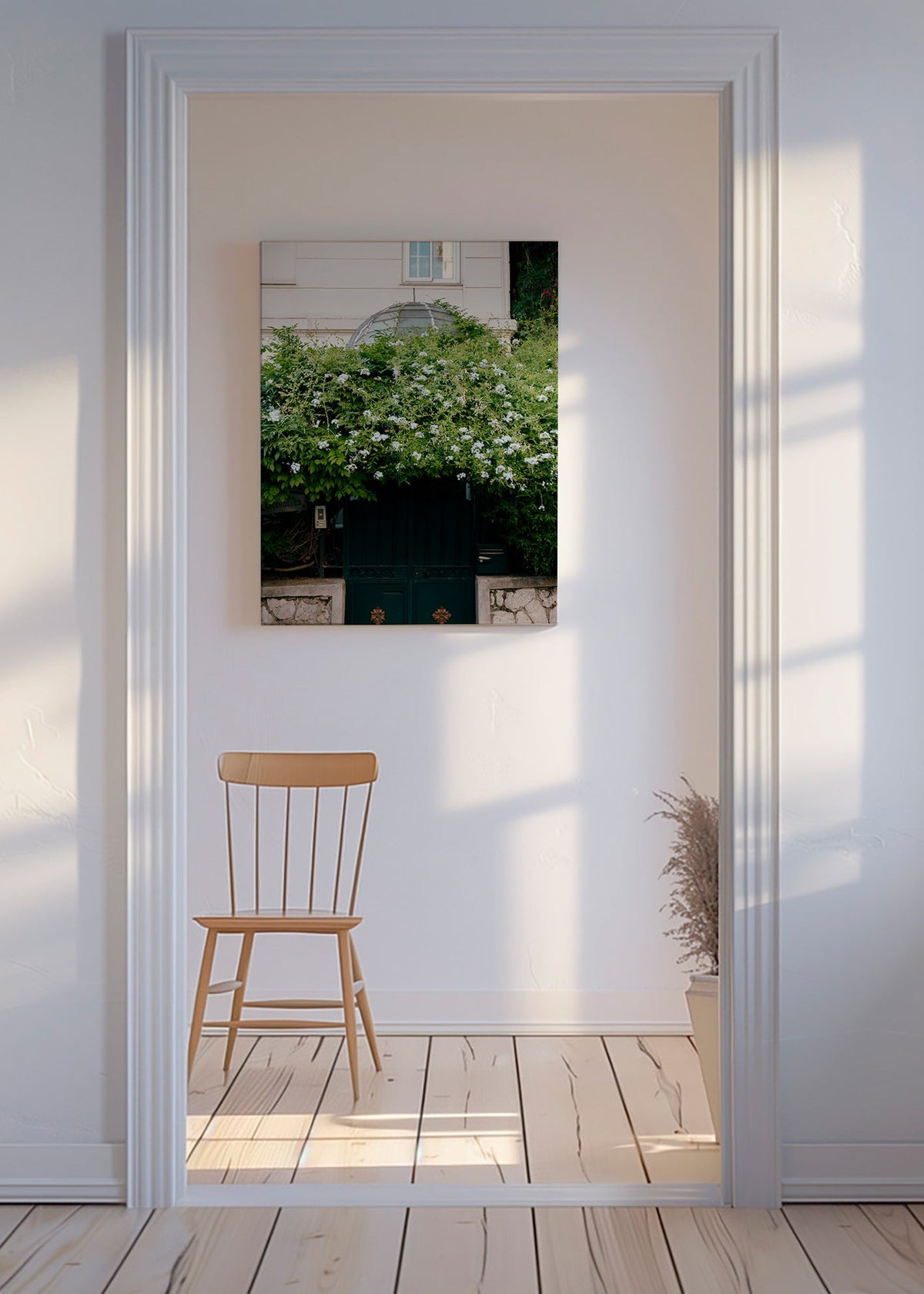 Botanisk plakat med hvid slyngplante ved port – Canvas