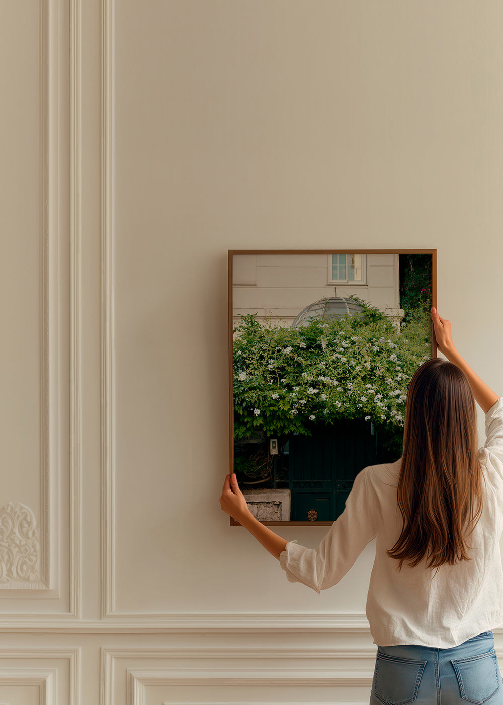 Botanisk plakat med hvid slyngplante ved port – Product3