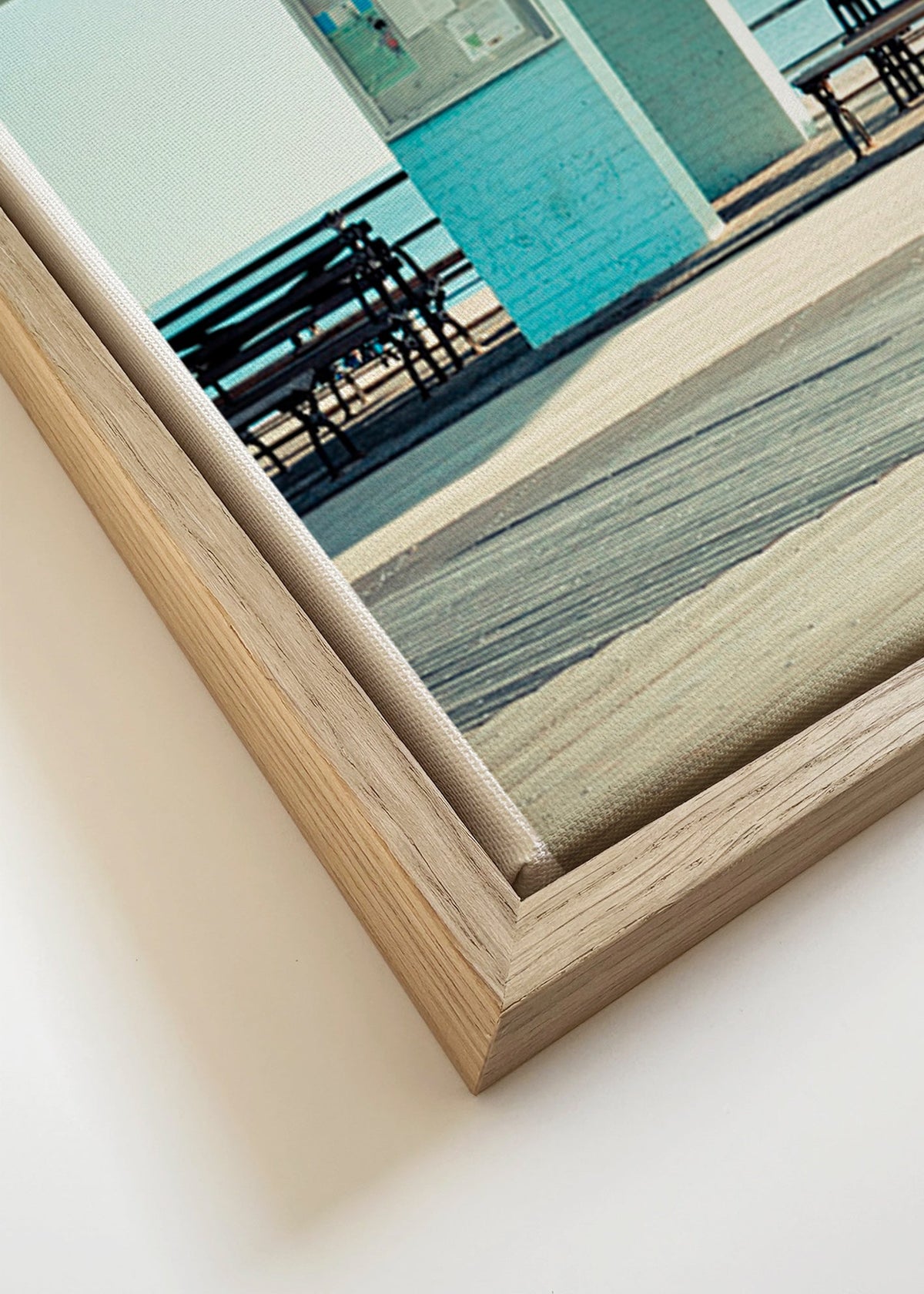 Fotografi af mole med ensom bænk – Canvas detail