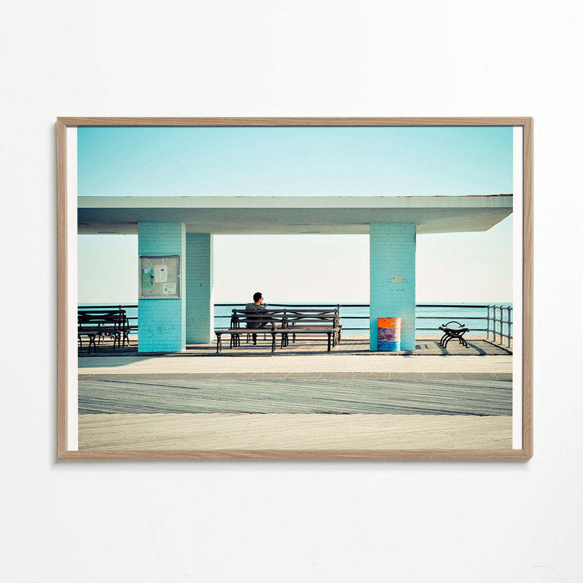 Fotografi af mole med ensom bænk – Oak Frame