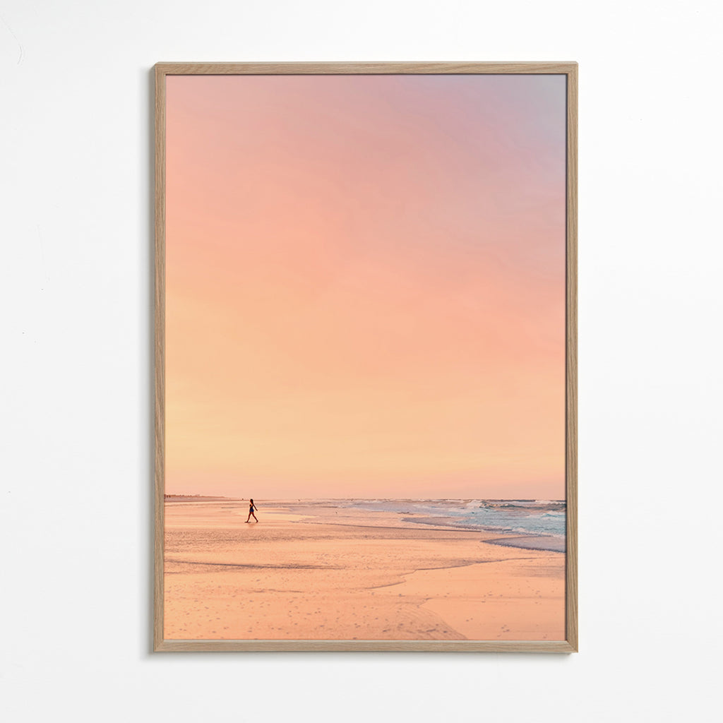 Landskabskunst: pastelstrand ved solopgang – Oak Frame